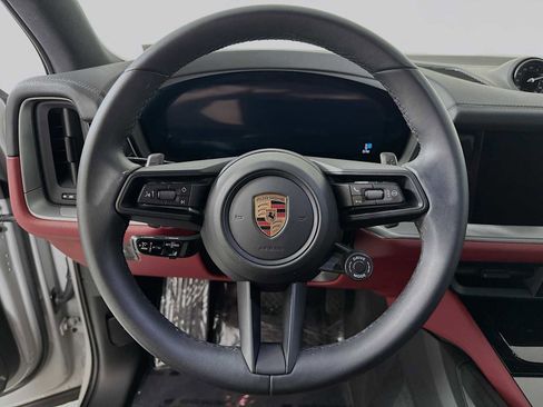 Certified 2025 Porsche Cayenne image 14