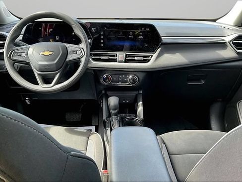 Used 2025 Chevrolet TrailBlazer LS w/ LS Convenience Package AWD/4WD image 15