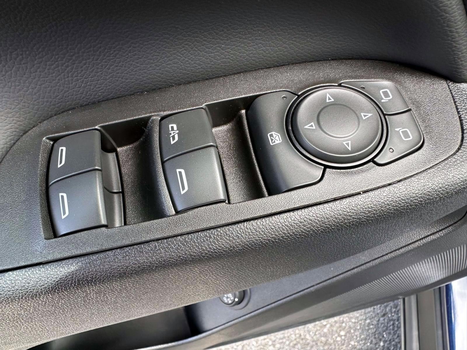 Used 2023 Chevrolet Equinox LT AWD/4WD image 9