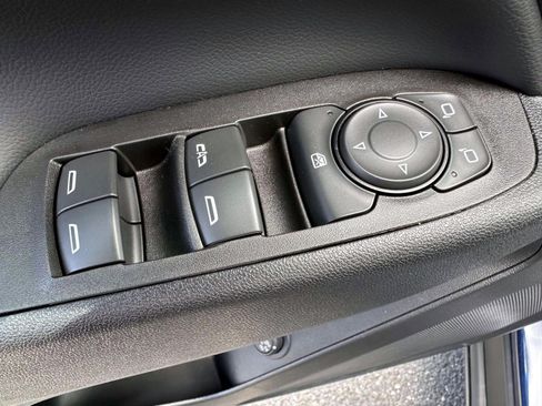 Used 2023 Chevrolet Equinox LT AWD/4WD image 9