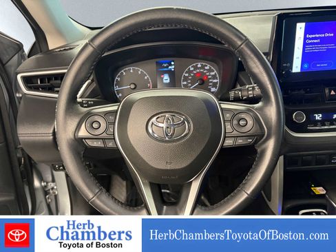 Used 2023 Toyota Corolla Cross LE AWD/4WD image 18