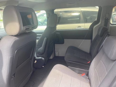 Used 2008 Dodge Grand Caravan SXT image 4