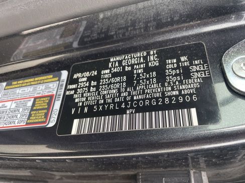 Used 2024 Kia Sorento S image 9