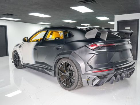 Used 2021 Lamborghini Urus AWD/4WD image 3