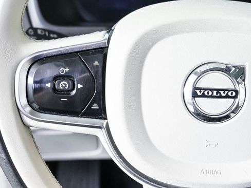 Certified 2025 Volvo XC90 T8 Ultra w/ Protection Package Premier AWD/4WD image 12