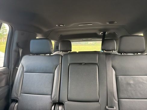 Used 2022 Chevrolet Suburban Z71 AWD/4WD image 12