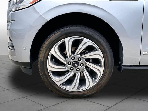 Used 2023 Lincoln Navigator Reserve RWD image 10