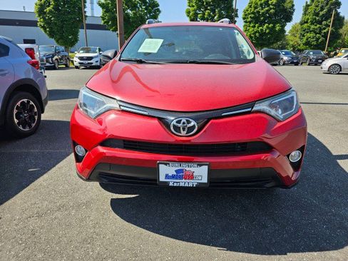 Used 2016 Toyota RAV4 LE image 2