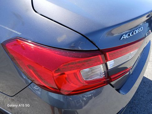 Used 2018 Honda Accord Touring image 13