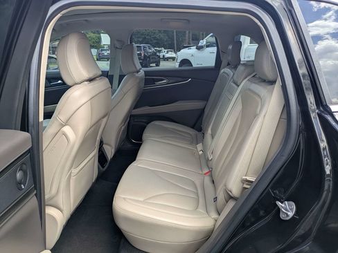 Used 2022 Lincoln Nautilus Reserve w/ Luxury Package FWD image 16
