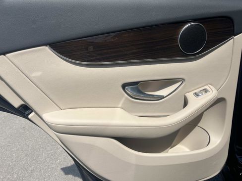 Certified 2022 Mercedes-Benz GLC 300 image 16