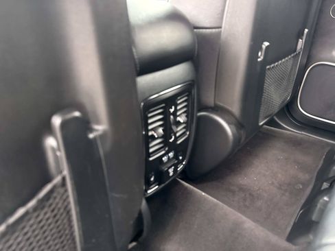 Used 2019 Jeep Grand Cherokee Overland AWD/4WD image 19