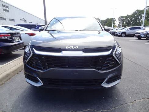 Used 2023 Kia Sportage EX FWD image 2