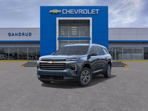 New 2026 Chevrolet Traverse LT w/ Driver Confidence Package AWD/4WD image 8