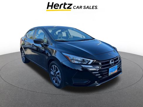 Used 2025 Nissan Versa SV image 1