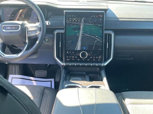 Used 2025 GMC Acadia Elevation image 37