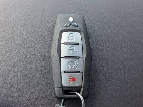 New 2026 Mitsubishi Outlander SEL Black Edition FWD image 34
