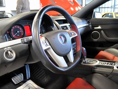 Used 2009 Pontiac G8 GXP RWD image 22