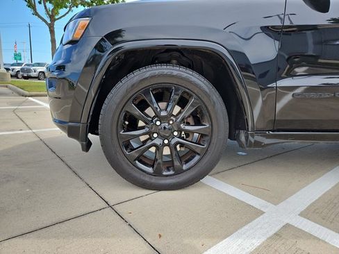 Used 2019 Jeep Grand Cherokee Altitude RWD image 22