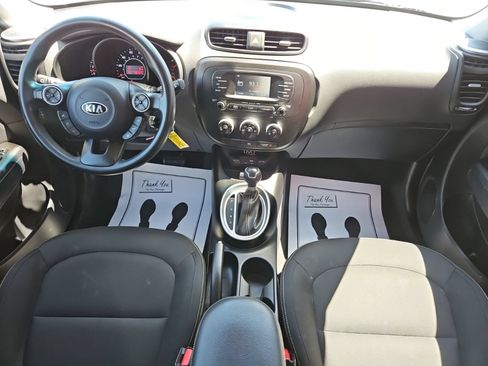 Used 2015 Kia Soul + FWD image 19