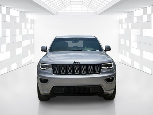 Used 2021 Jeep Grand Cherokee Laredo X RWD image 2