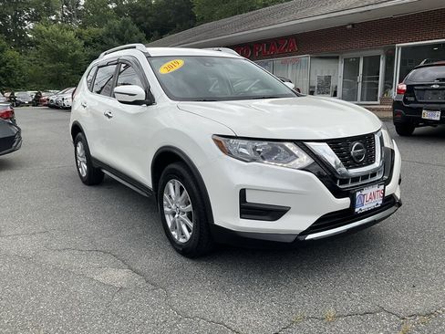 Used 2019 Nissan Rogue SV AWD/4WD image 3