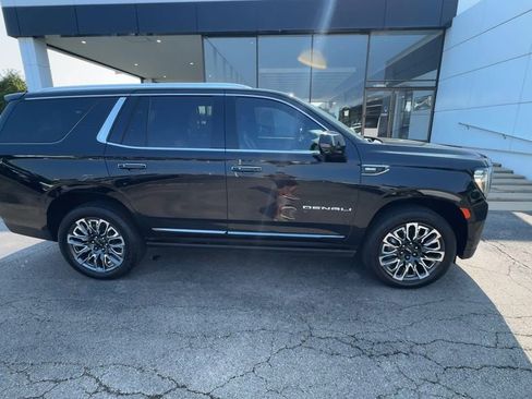 Certified 2023 GMC Yukon Denali Ultimate image 9