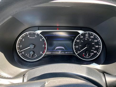 Used 2024 Nissan Sentra SV FWD image 8