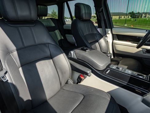 Used 2020 Land Rover Range Rover HSE image 37