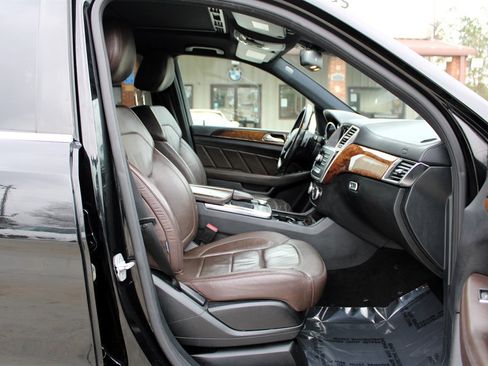 Used 2015 Mercedes-Benz GL 320 BlueTEC 4MATIC image 16