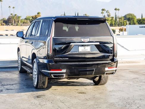 Used 2025 Cadillac Escalade Premium Luxury image 7