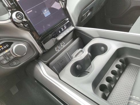 New 2026 RAM 1500 4x4 Crew Cab image 25
