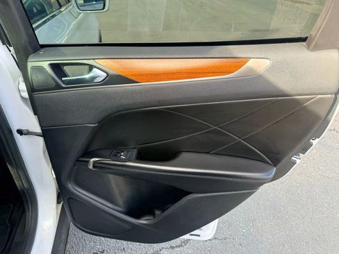 Used 2017 Lincoln MKC Reserve image 21