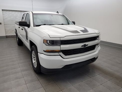 Used 2018 Chevrolet Silverado 1500 Custom w/ Custom Value Package RWD image 13