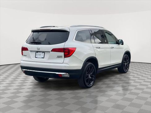 Used 2018 Honda Pilot Touring image 5