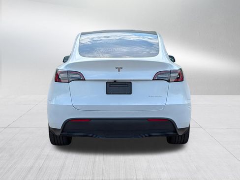 Used 2024 Tesla Model Y Long Range AWD/4WD image 6