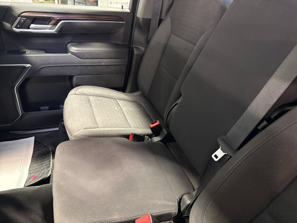Used 2023 Chevrolet Silverado 1500 LT AWD/4WD image 23