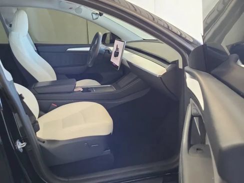 Used 2023 Tesla Model Y Long Range AWD/4WD image 10