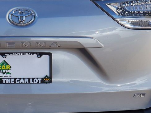 Used 2017 Toyota Sienna SE Premium image 20