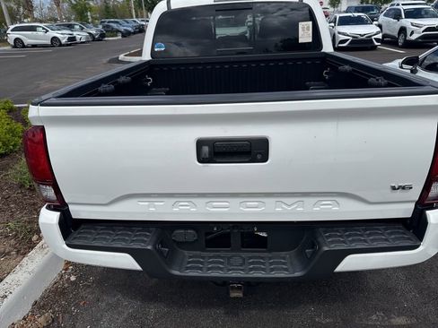 Used 2022 Toyota Tacoma SR5 w/ Technology Package image 6