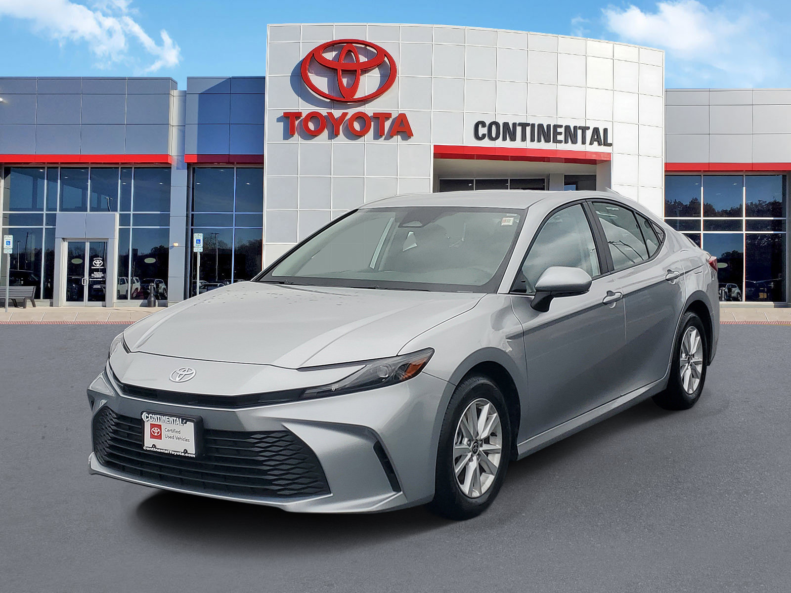 Certified 2025 Toyota Camry LE FWD image 3
