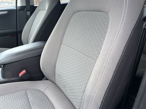 Certified 2022 Ford Escape SE w/ Cold Weather Package image 9