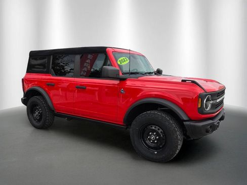 Used 2023 Ford Bronco Black Diamond AWD/4WD image 2