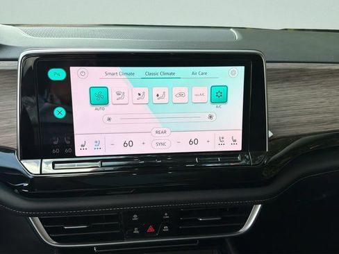 Certified 2025 Volkswagen Atlas SEL AWD/4WD image 20