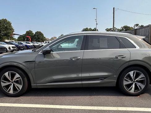 Used 2024 Audi Q8 e-tron Premium Plus w/ Premium Plus Package AWD/4WD image 9