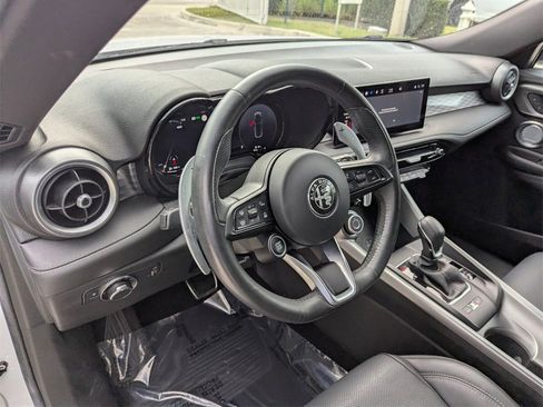 Used 2024 Alfa Romeo Tonale Ti image 9
