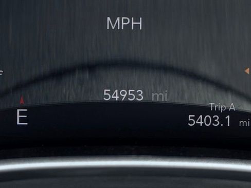 Used 2023 Chrysler Pacifica Touring-L FWD image 34