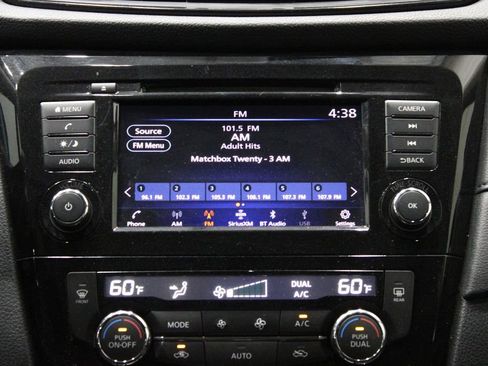 Used 2020 Nissan Rogue SV image 24