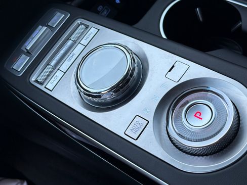 Used 2025 Genesis GV70 2.5T image 30