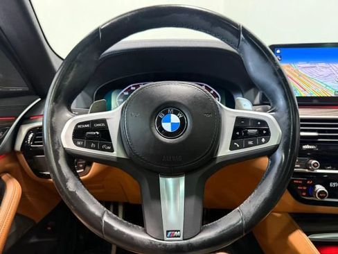 Used 2023 BMW M550i xDrive w/ Parking Assistance Package image 15